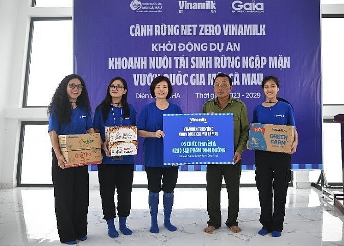 Đẩy mạnh dự án 'cánh rừng Net Zero', Vinamilk khoanh nuôi tái sinh 25 ha rừng ngập mặn Cà Mau