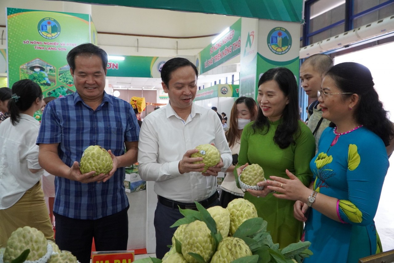 Khai mạc phiên chợ nông sản, đặc sản vùng Lạng Sơn
