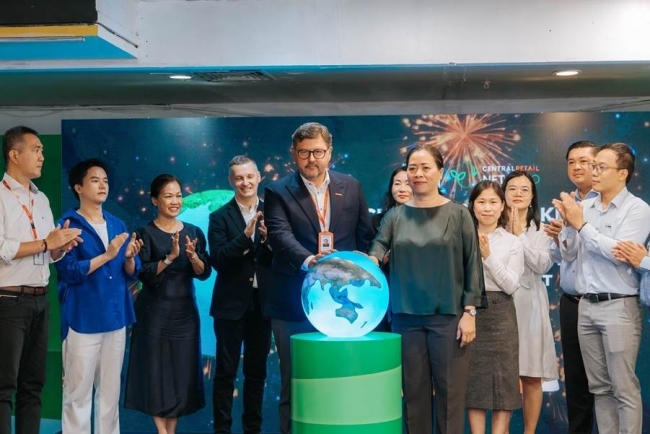 Unilever Việt Nam hợp tác Central Retail cụ thể hóa mô hình phân loại rác thải nhựa tại nguồn