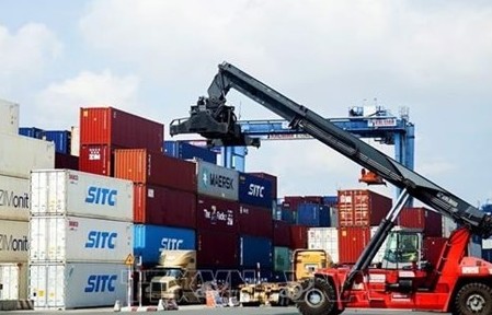 Trade surplus reaches 16.25 billion USD by mid-August