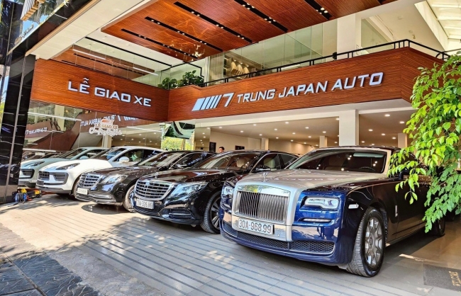 Thị trường xe ô tô đồng loạt giảm giá trong tháng 'Ngâu'