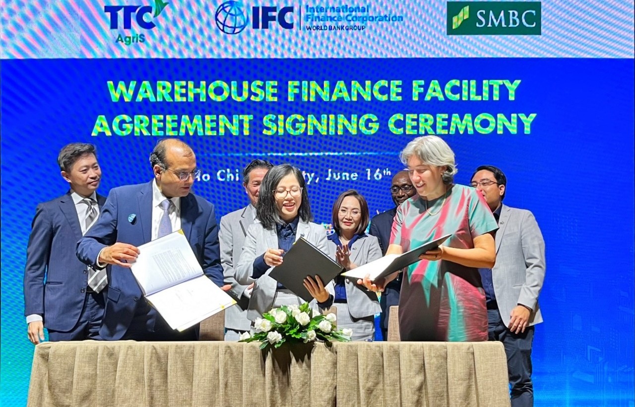Tổng cam kết đầu tư mới của IFC cho Việt Nam đạt gần 1,9 tỷ USD trong năm tài chính 2023