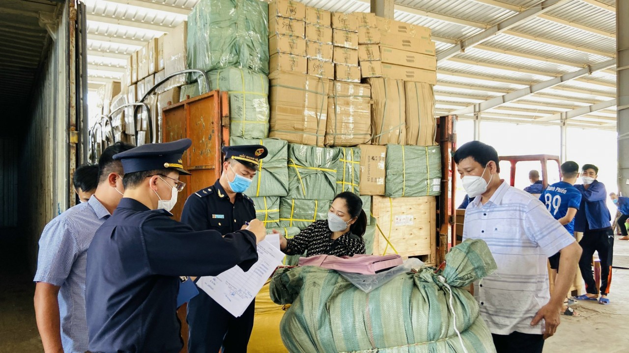 Quảng Ninh: Xuất nhập khẩu qua cửa khẩu quốc tế Móng Cái tăng cao