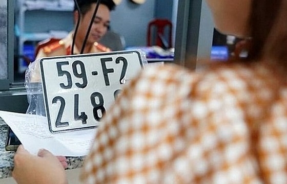 changing fees for registration and issuance of road vehicle license plates