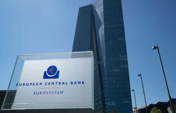 ECB cân nhắc tăng lãi suất lên mức cao kỷ lục
