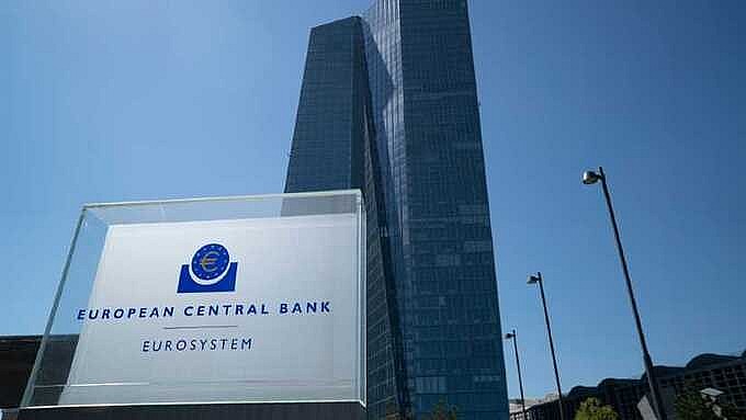 ECB cân nhắc tăng lãi suất lên mức cao kỷ lục