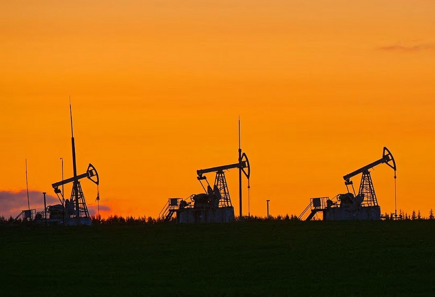 Giá dầu đã đạt 100 USD tại một số thị trường, đe doạ cuộc chiến chống lạm phát