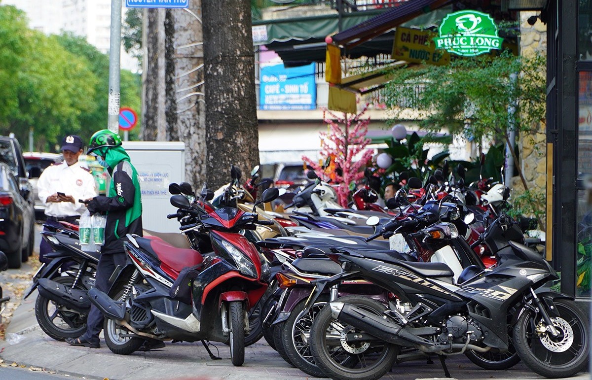 Từ 1/1/2024: TP. Hồ Chí Minh sẽ thu phí sử dụng vỉa hè