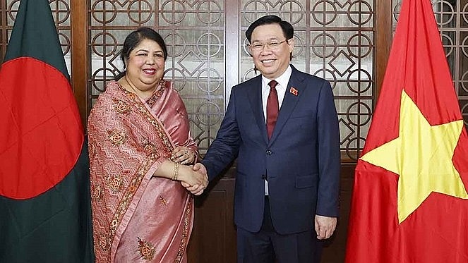 Chủ tịch Quốc hội Vương Đình Huệ hội đàm với Chủ tịch Quốc hội Bangladesh