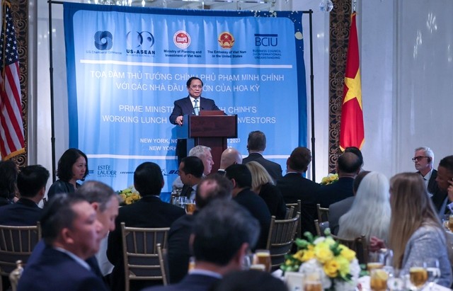 Thủ tướng kêu gọi các nhà đầu tư Hoa Kỳ tiếp tục vào Việt Nam