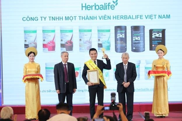 herbalife viet nam dat giai thuong san pham vang vi suc khoe cong dong nam 2023