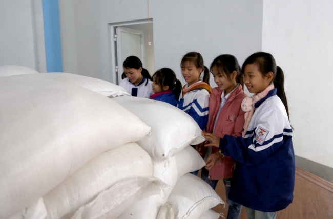 Xuất hơn 37.207 tấn gạo dự trữ quốc gia hỗ trợ học sinh học kỳ 1 năm học 2023 - 2024