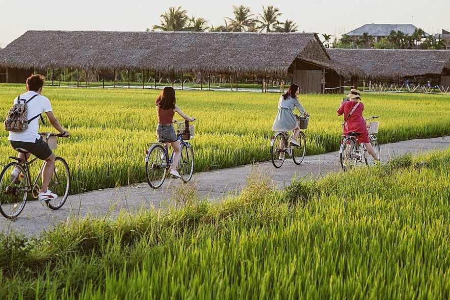Du khách Việt Nam thể hiện nhiều sự quan tâm và hành động vì nền du lịch bền vững
