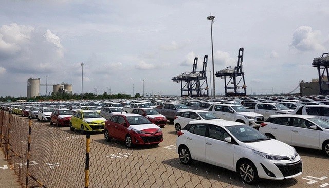Ô tô nguyên chiếc nhập khẩu vào Việt Nam sụt giảm mạnh
