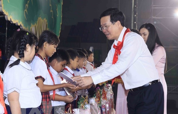 Hơn 370 tỷ đồng tặng quà Tết Trung thu cho 6 triệu trẻ em cả nước