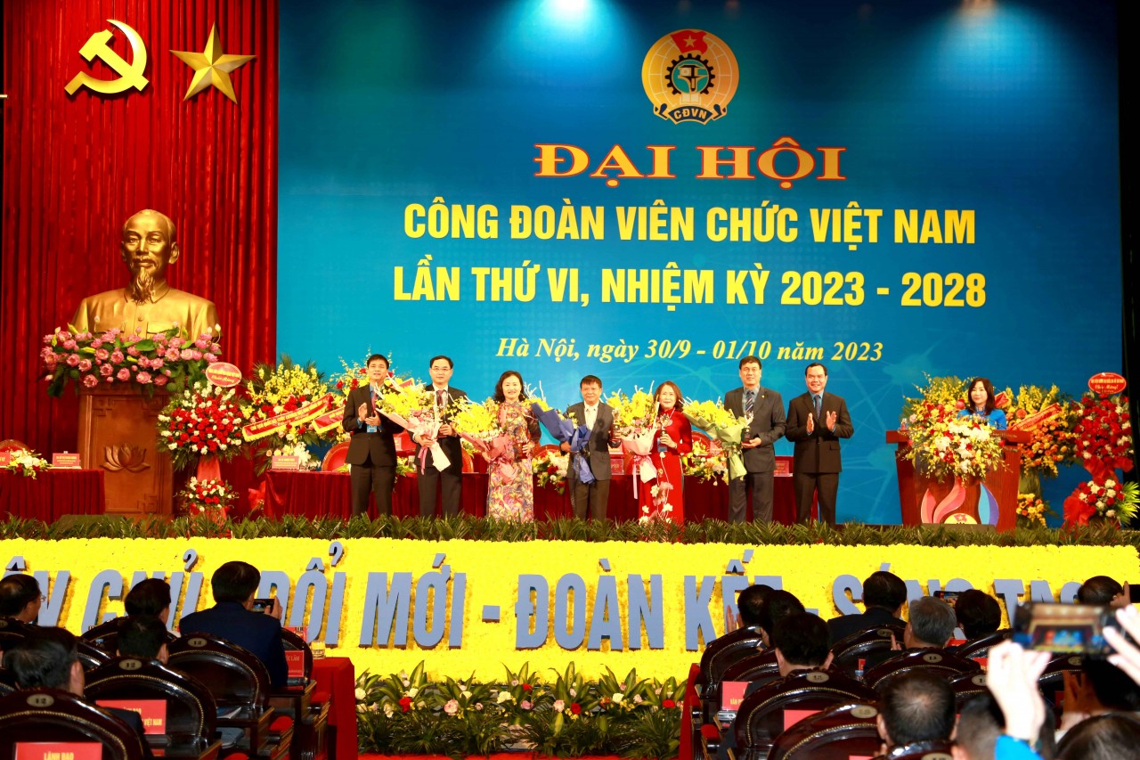 Khai mạc Đại hội Công đoàn Viên chức Việt Nam lần thứ VI Khai mạc Đại hội Công đoàn Viên chức Việt Nam lần thứ VI