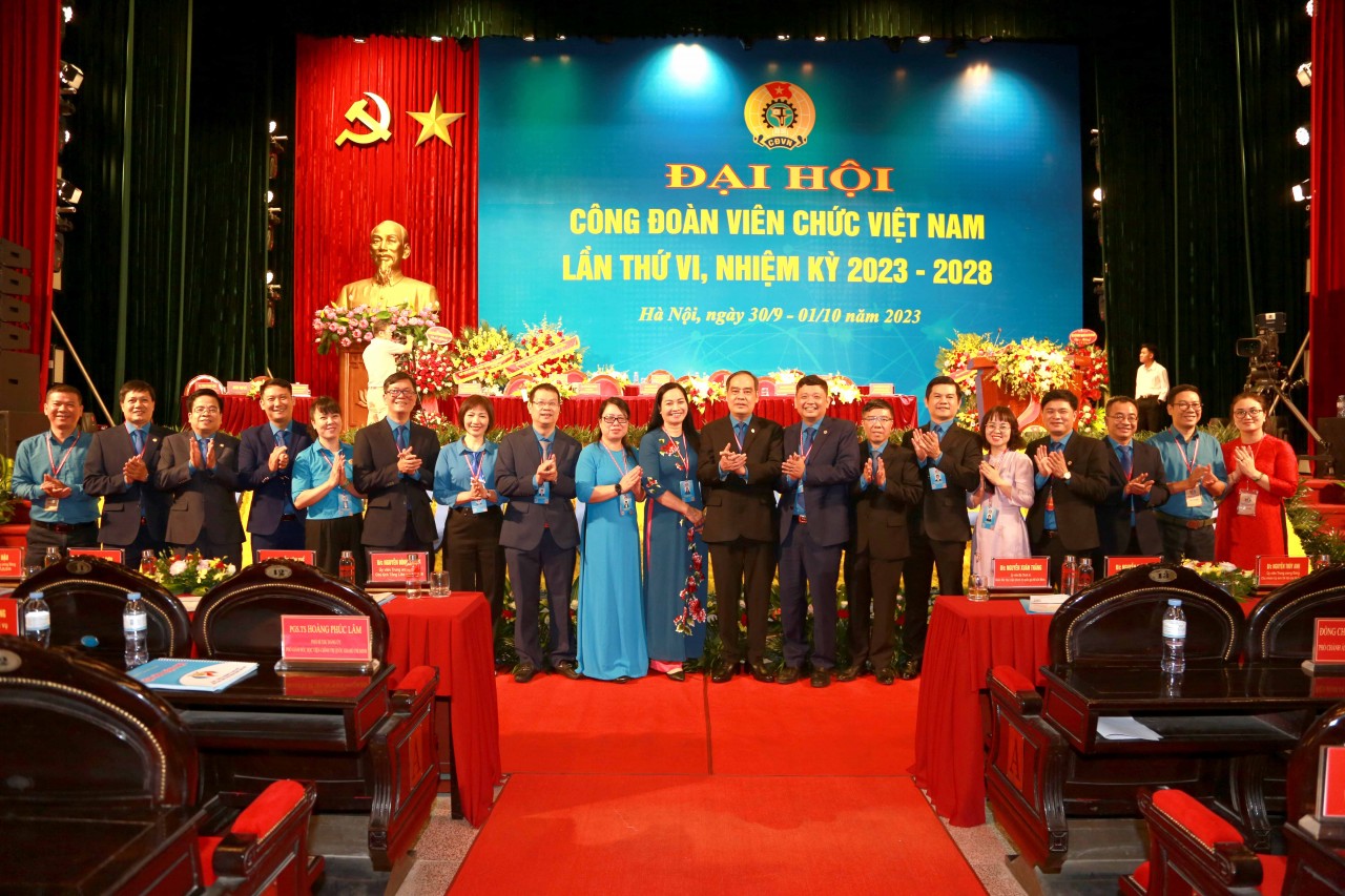 Khai mạc Đại hội Công đoàn Viên chức Việt Nam lần thứ VI Khai mạc Đại hội Công đoàn Viên chức Việt Nam lần thứ VI