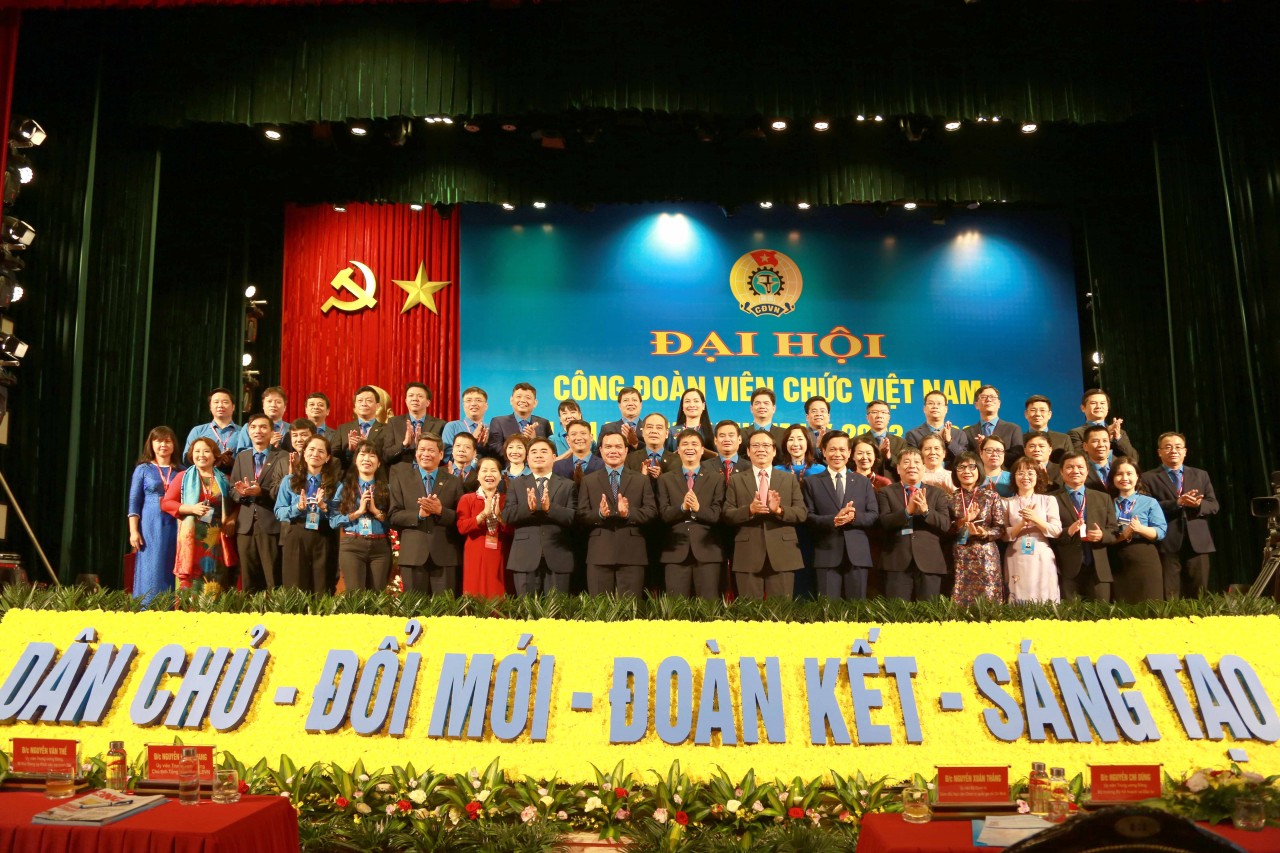 Khai mạc Đại hội Công đoàn Viên chức Việt Nam lần thứ VI Khai mạc Đại hội Công đoàn Viên chức Việt Nam lần thứ VI