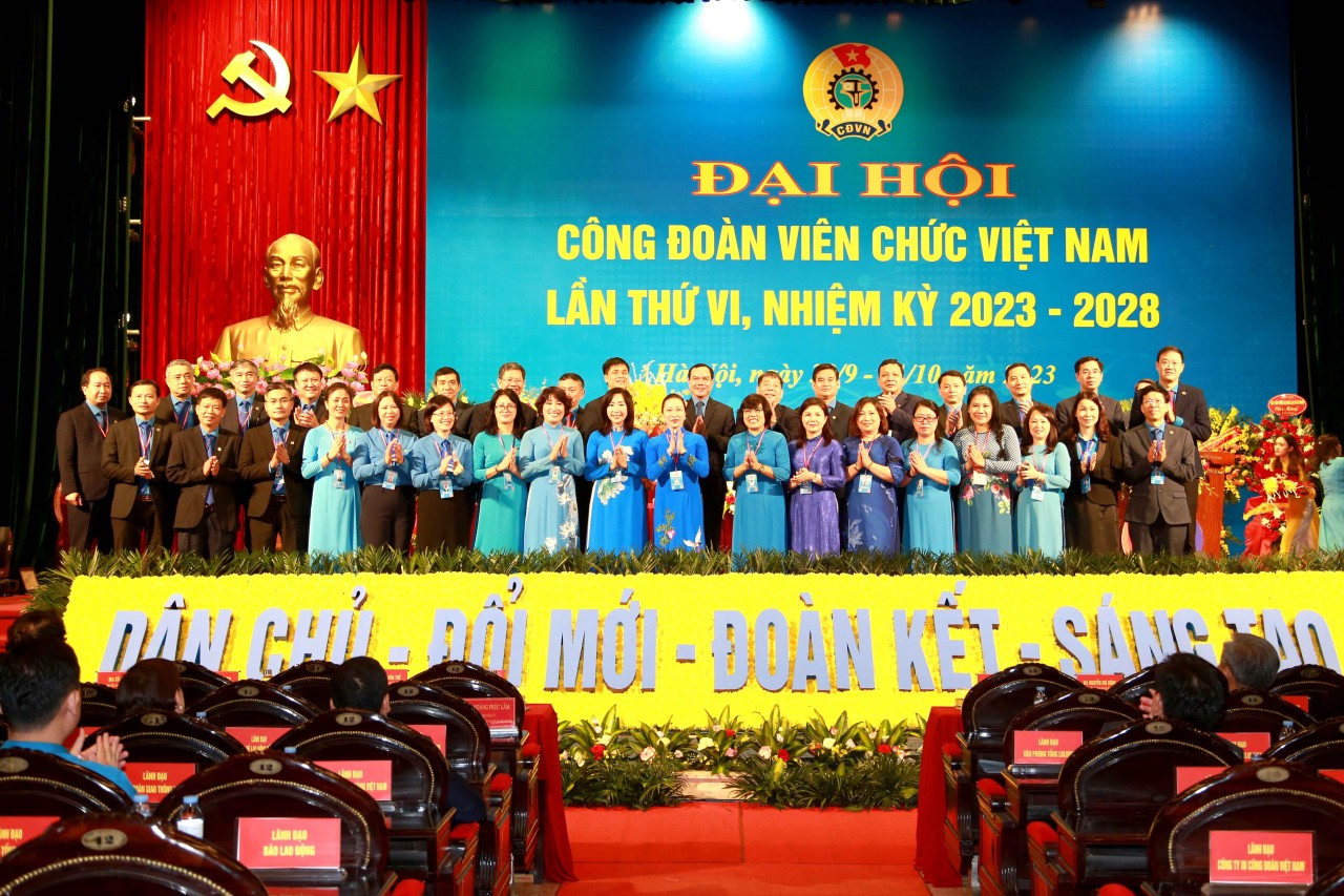 Khai mạc Đại hội Công đoàn Viên chức Việt Nam lần thứ VI Khai mạc Đại hội Công đoàn Viên chức Việt Nam lần thứ VI