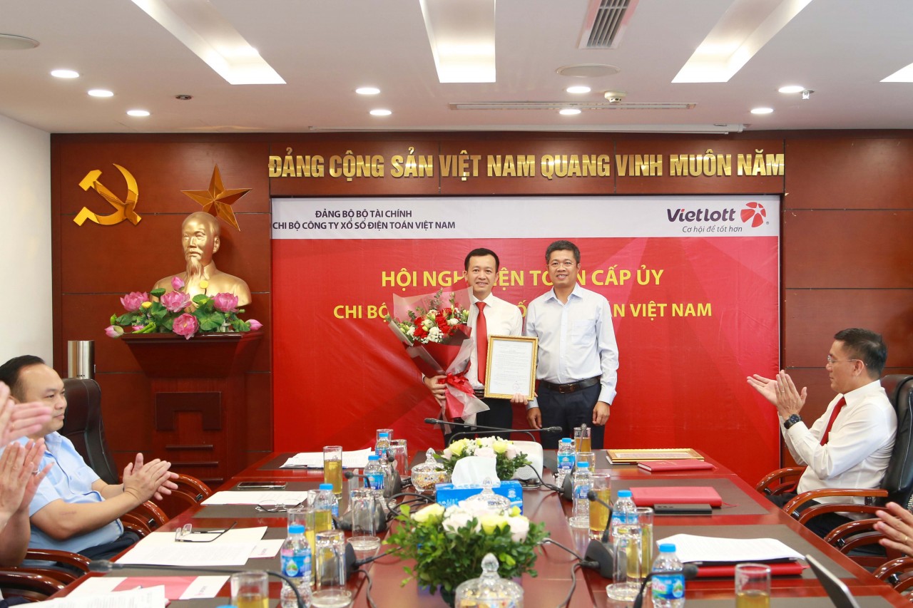 Công bố Quyết định kiện toàn cấp ủy Chi bộ Công ty Xổ số Điện toán Việt Nam