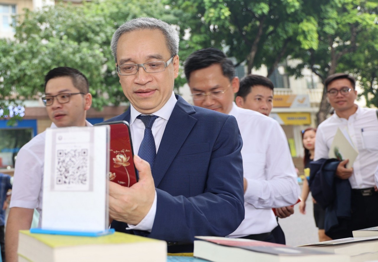 Hà Nội: Triển khai tuyến phố không dùng tiền mặt