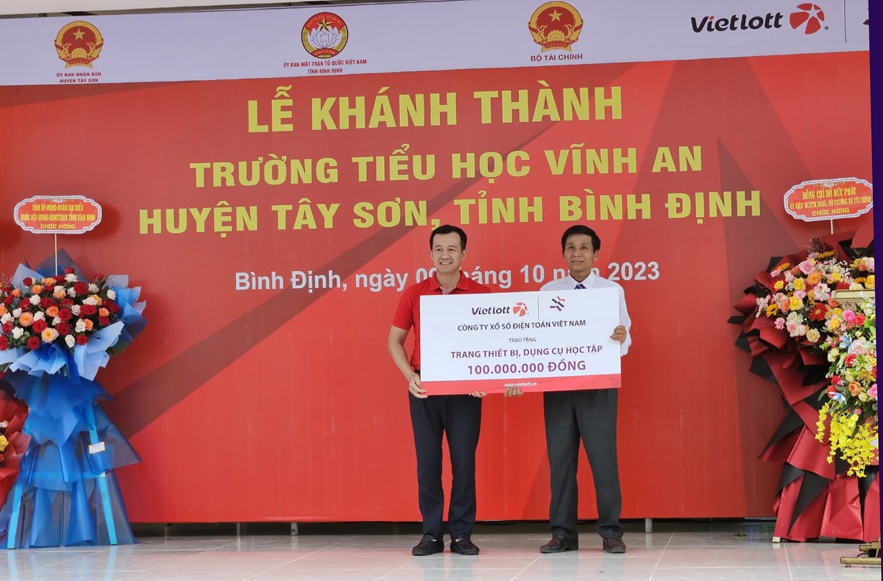 Bộ trưởng Hồ Đức Phớc dự lễ khánh thành trường Tiểu học Vĩnh An, Tây Sơn, Bình Định