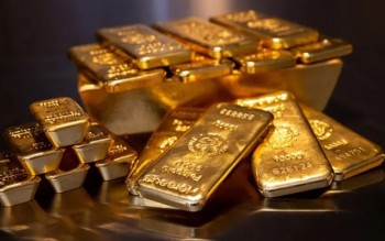 Giá vàng giảm, đô la tăng khi căng thẳng giữa Mỹ và Iran leo thang