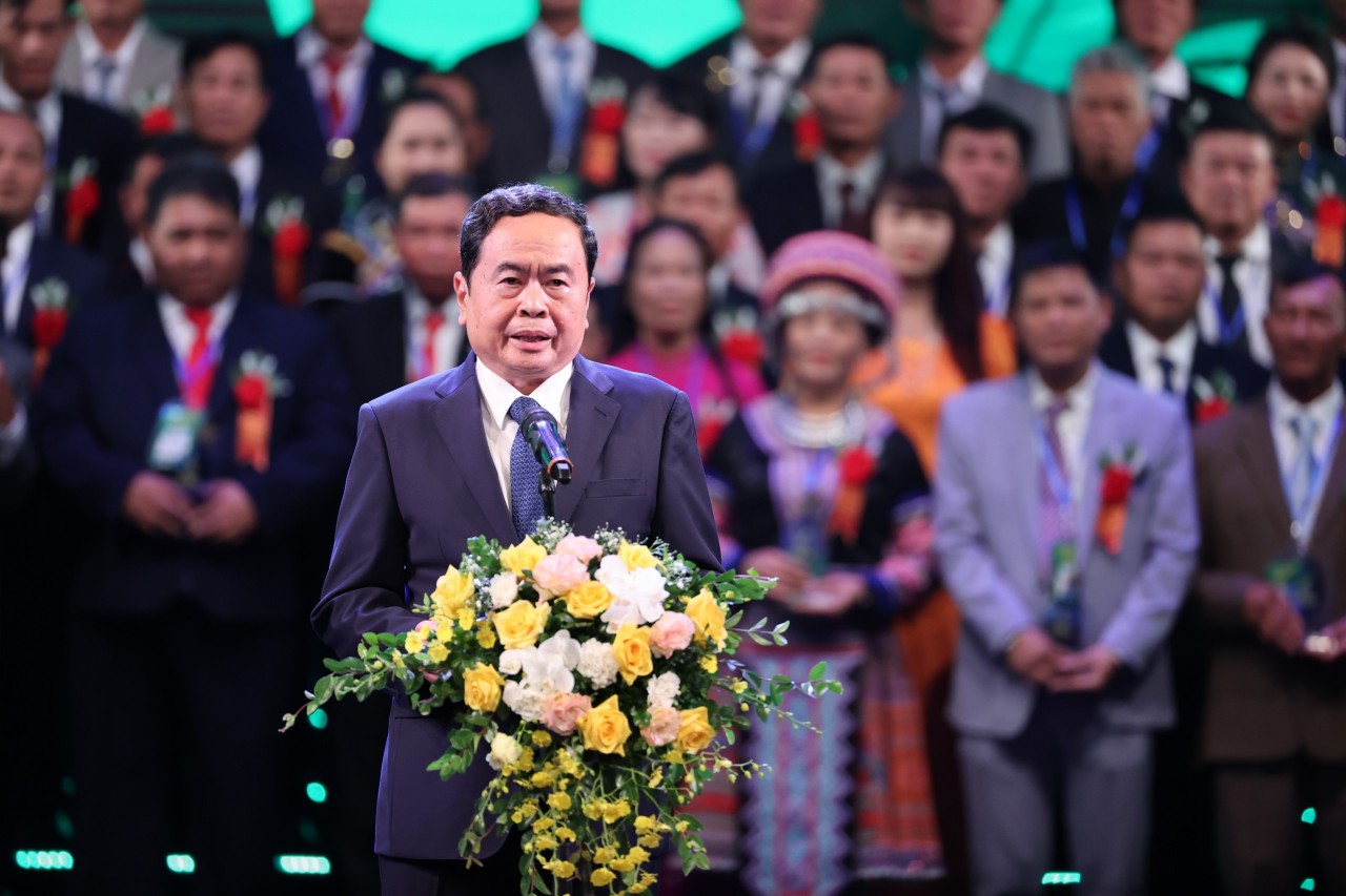 Tôn vinh và 100 Nông dân Việt Nam xuất sắc năm 2023 và biểu dương 63 hợp tác xã tiêu biểu