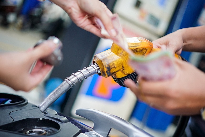 Biến động giá xăng dầu sẽ làm tăng áp lực lên lạm phát
