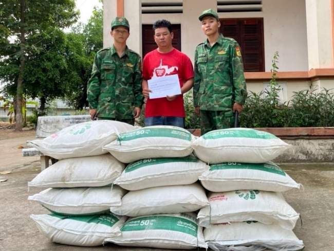 Gian nan đấu tranh với buôn lậu đường cát
