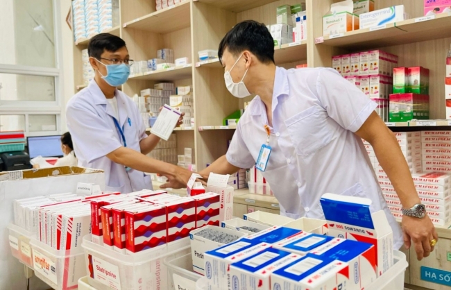 Bộ Y tế nói gì về thiếu thuốc do chậm có kết quả đấu thầu tập trung?