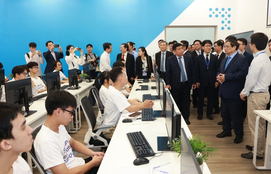 Hợp tác triển khai các hoạt động phát triển công nghệ cao cho thế hệ trẻ Việt Nam