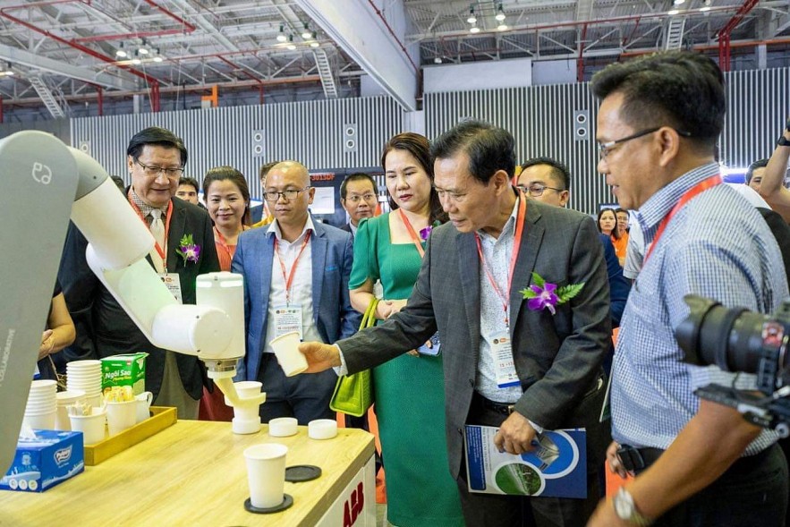 undefined 1000 gian hàng tham gia triển lãm quốc tế máy móc, thiết bị, công nghệ và sản phẩm công nghiệp