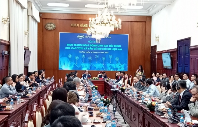 Lo ngại tín dụng tiêu dùng ngày càng “teo tóp”