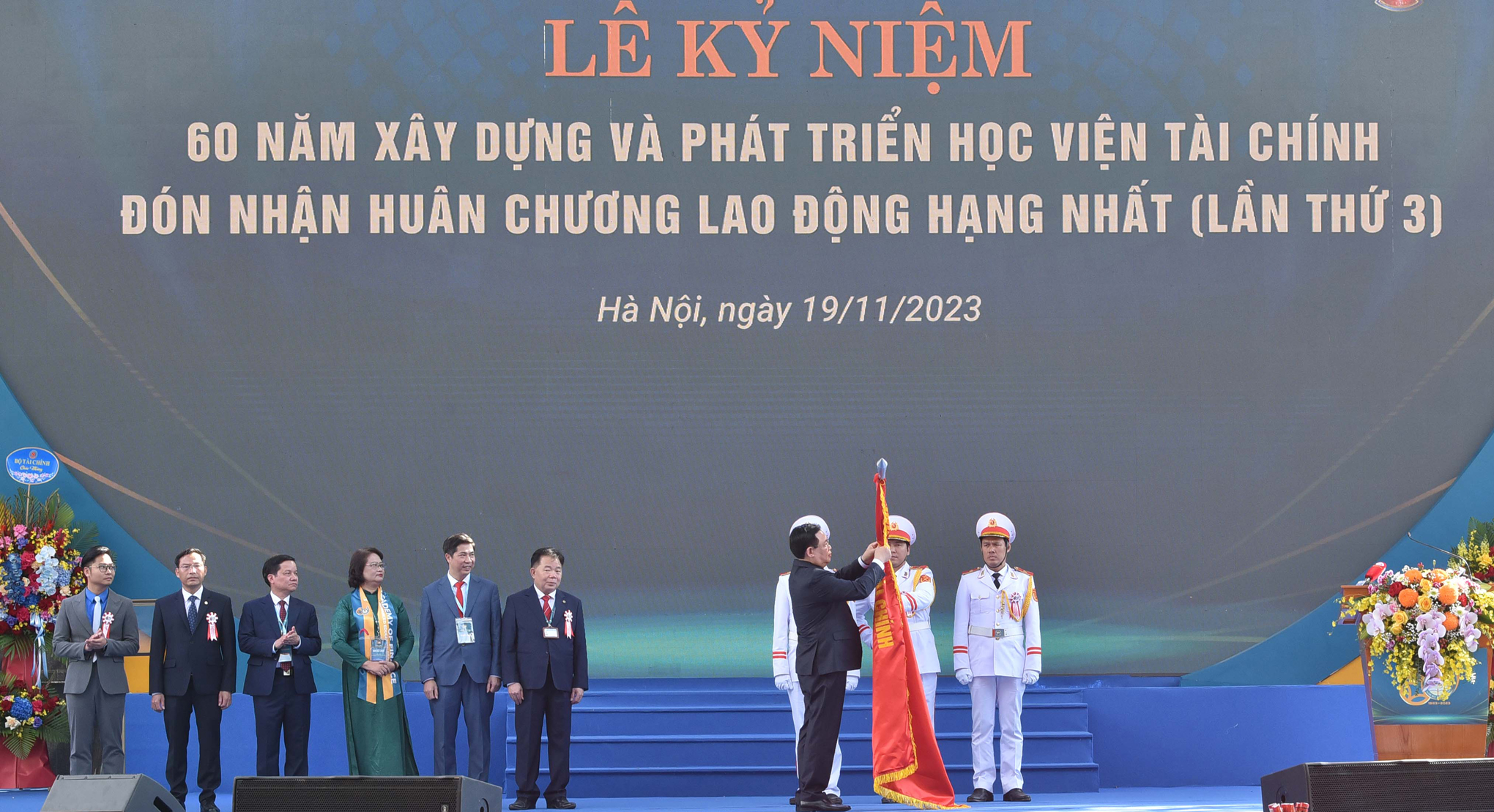 Chủ tịch Quốc hội Vương Đình Huệ dự Lễ kỷ niệm 60 năm thành lập Học viện Tài chính -0