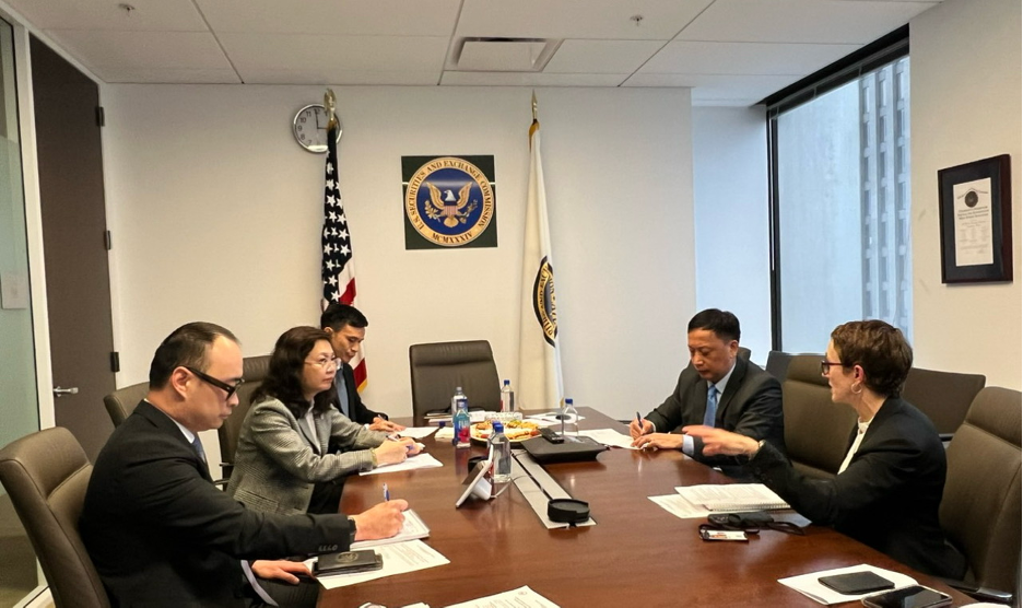 Ủy ban Chứng khoán Việt Nam và Ủy ban Chứng khoán Hoa Kỳ thúc đẩy hợp tác