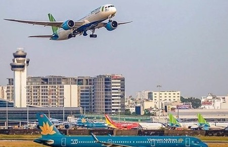 Revenue on the upswing but turbulence ahead for airlines