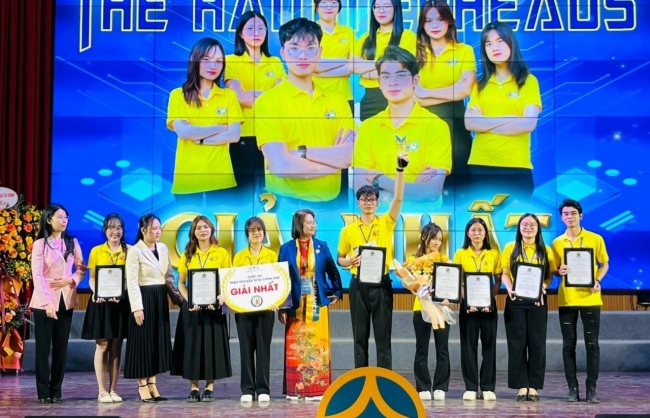 Đội The Hammerheads xuất sắc giành Quán quân cuộc thi Phân tích đầu tư tài chính 2023