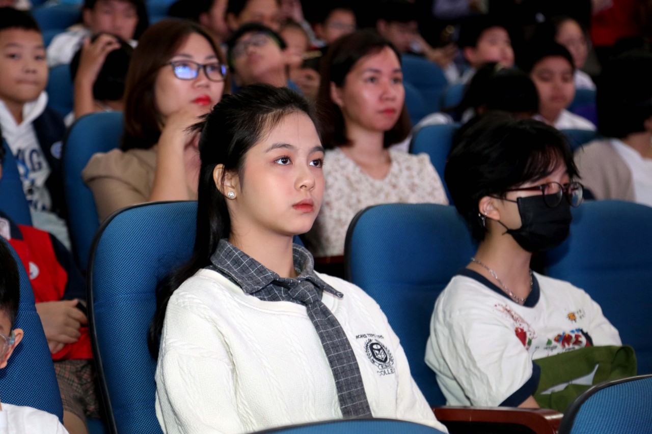 Công đoàn Viên chức Việt Nam tuyên dương học sinh đạt giải quốc gia, quốc tế năm học 2022 - 2023 Công đoàn Viên chức Việt Nam tuyên dương học sinh đạt giải quốc gia, quốc tế năm học 2022 - 2023