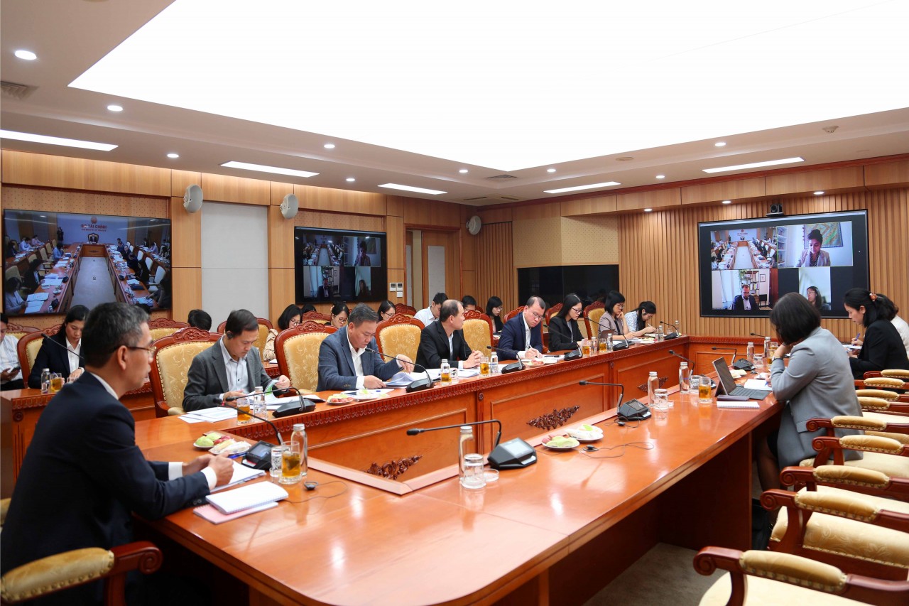 Bộ Tài chính làm việc với Fitch Ratings