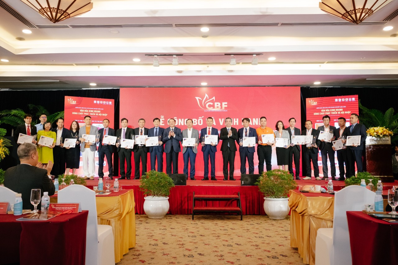 PVcomBank được vinh danh “Doanh nghiệp đạt chuẩn văn hóa kinh doanh Việt Nam”