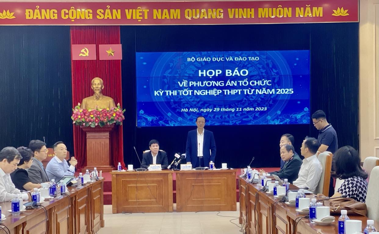 Từ năm 2025, sẽ thi 2 môn bắt buộc với kỳ thi tốt nghiệp trung học phổ thông