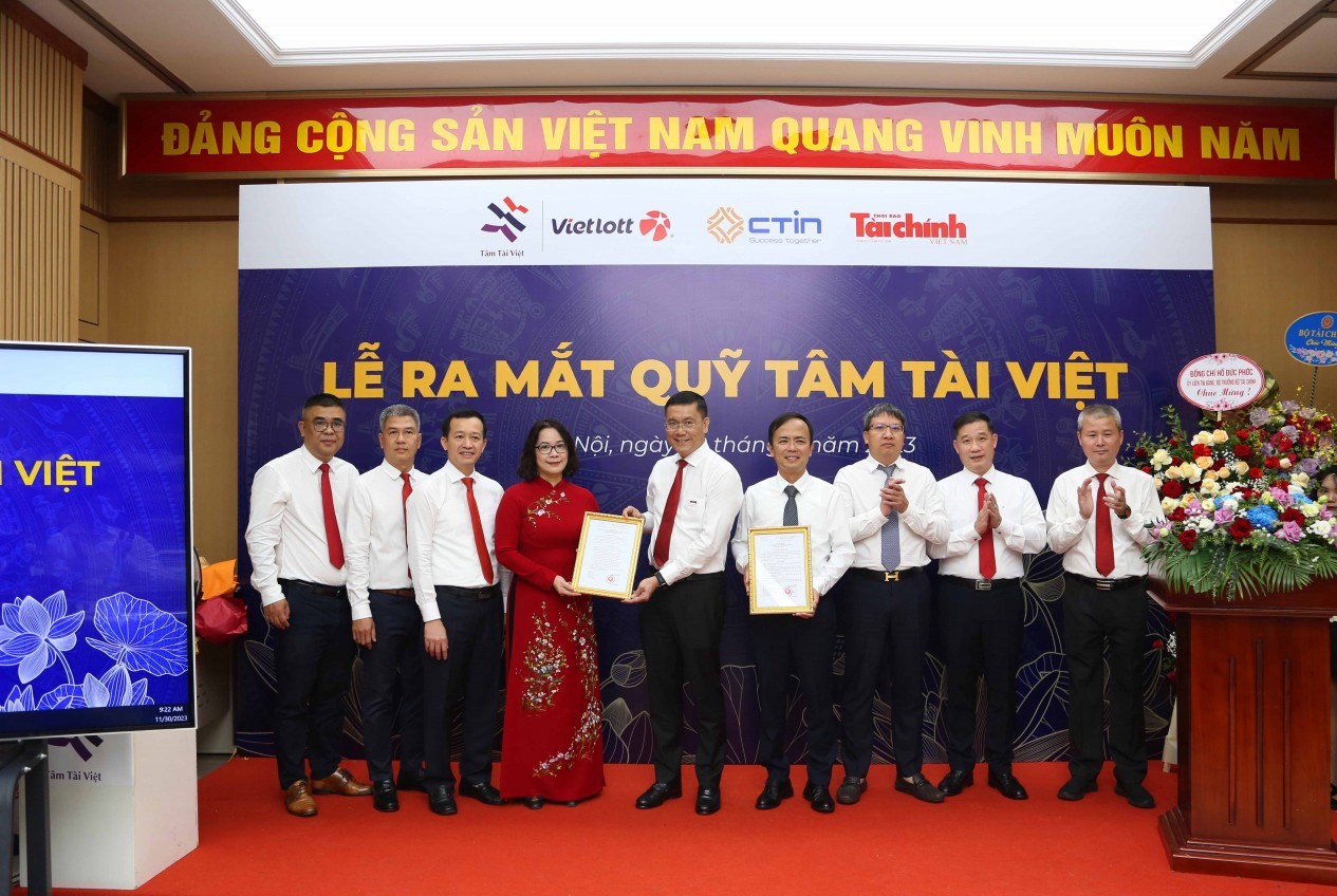 Một số hình ảnh tại Lễ công bố quyết định thành lập và ra mắt Quỹ Tâm Tài Việt