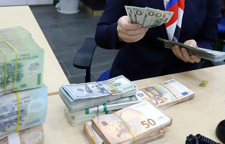 Exchange rate today (December 1): The world USD suddenly increased, the central exchange rate decreased