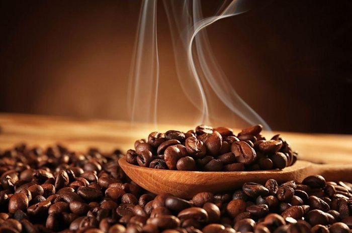 Giá cà phê trong nước giảm nhẹ 200 đồng/kg tại một số địa phương thu mua trọng điểm trong phiên giao dịch cuối tuần này (2/12).