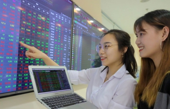 Chứng khoán hôm nay (6/12): Lấy lại đà tăng, cơ hội vượt đỉnh tháng 11 khi lực cầu còn mạnh