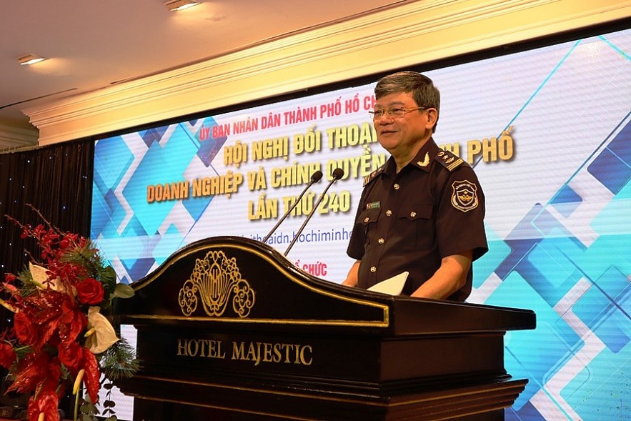 Phó Cục trưởng Cục Hải quan TP. Hồ Chí Minh Nguyễn Hữu Nghiệp phát biểu tại hội nghị. Ảnh: Đỗ Doãn