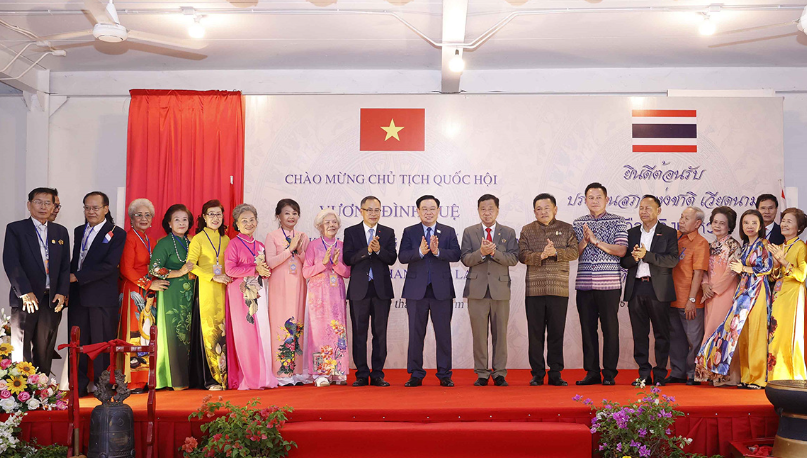 Chủ tịch Quốc hội Vương Đình Huệ khai trương Phố Việt Nam tại Udon Thani, Thái Lan