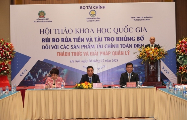 Các chuyên gia bàn giải pháp về phòng, chống rửa tiền