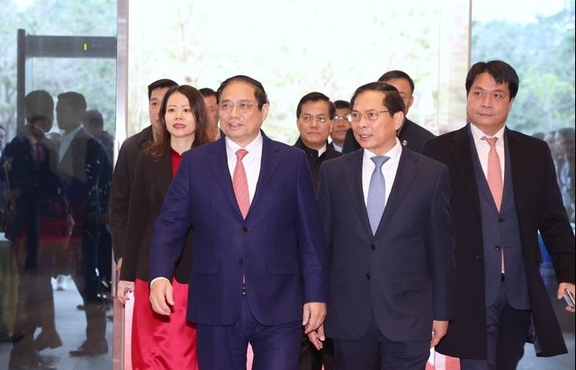 Thủ tướng dự phiên họp toàn thể về ngoại giao kinh tế tại Hội nghị Ngoại giao lần thứ 32